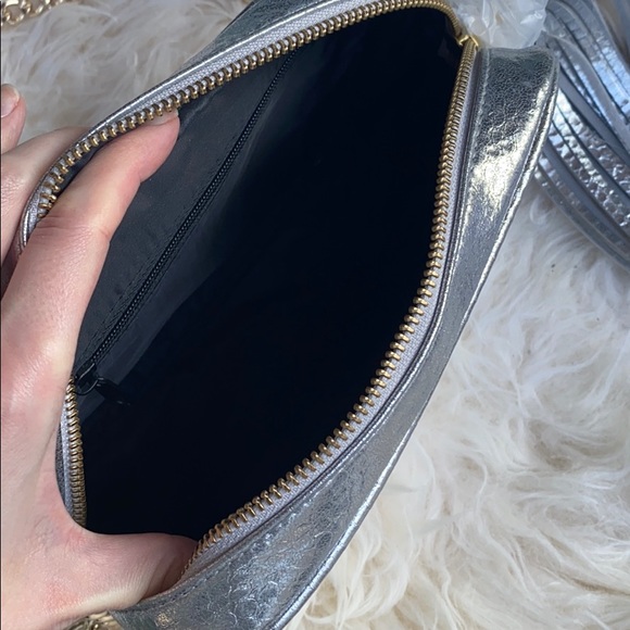 Brand NEW with tagVS Metallic Faux Croc Cross Body - Picture 8 of 11